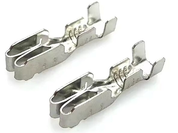 Parkside X20V 4Ah repair of broken battery contact and blown fuse, replace the broken contact: passo 3, immagine 3 di 3