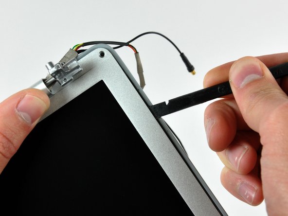 PowerBook G4 Aluminum 15" 1.67 GHz Display Data Cable Replacement: crwdns2935265:022crwdnd2935265:02crwdnd2935265:02crwdne2935265:0