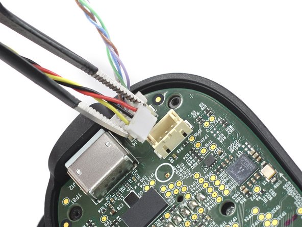 Backbone One Right Mainboard Replacement, Disconnect the phone connector cables: crwdns2935265:06crwdnd2935265:02crwdnd2935265:03crwdne2935265:0