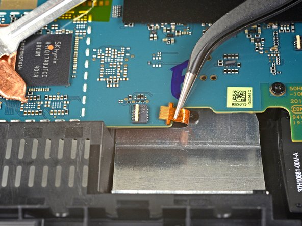 HTC Vive Cosmos Motherboard Replacement: crwdns2935265:033crwdnd2935265:03crwdnd2935265:03crwdne2935265:0