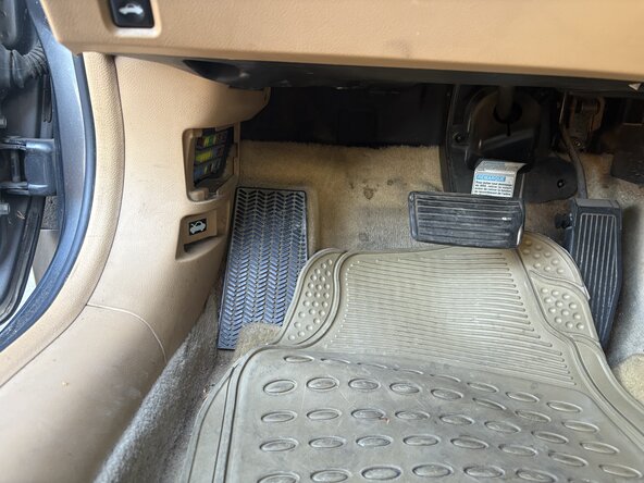 2004 Acura TL Car Battery Replacement, Car Battery: step 1, image 2 of 3