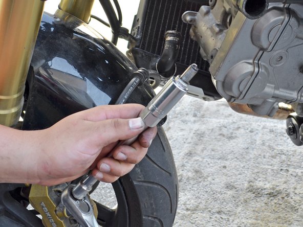 1999-2002 Suzuki SV650 Spark Plugs Replacement, Changing Spark Plug #1: step 14, image 3 of 3