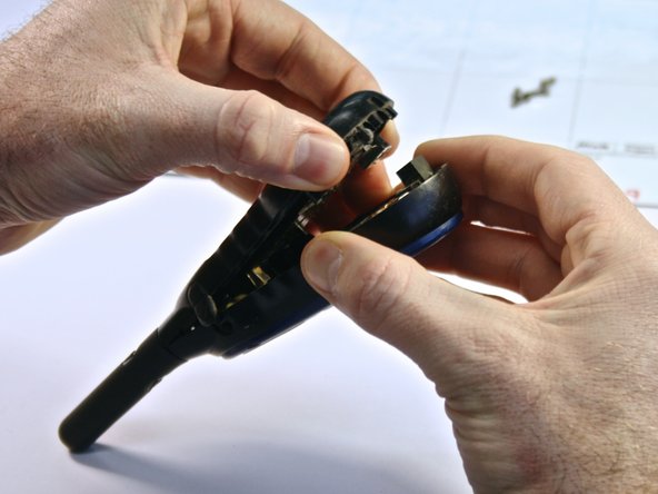 Motorola Talkabout FV700R Circuit Board Replacement: crwdns2935265:07crwdnd2935265:03crwdnd2935265:03crwdne2935265:0