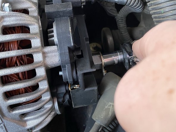 2005 Chevrolet Tahoe Alternator Replacement: crwdns2935265:012crwdnd2935265:03crwdnd2935265:03crwdne2935265:0