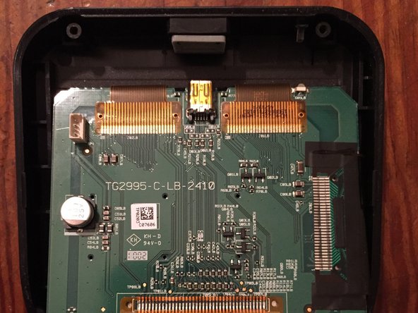 TI-Nspire CAS Teardown, Taking the Screen and Mother Board Out: step 4, image 3 of 3