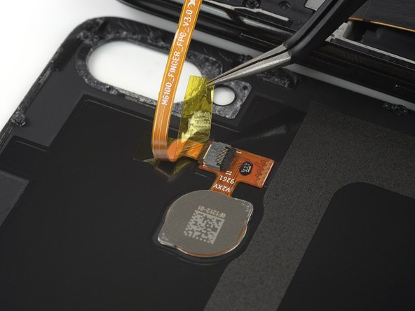 Xiaomi Redmi Note 7 Screen Replacement, Peel the protective foil off: crwdns2935265:011crwdnd2935265:02crwdnd2935265:02crwdne2935265:0