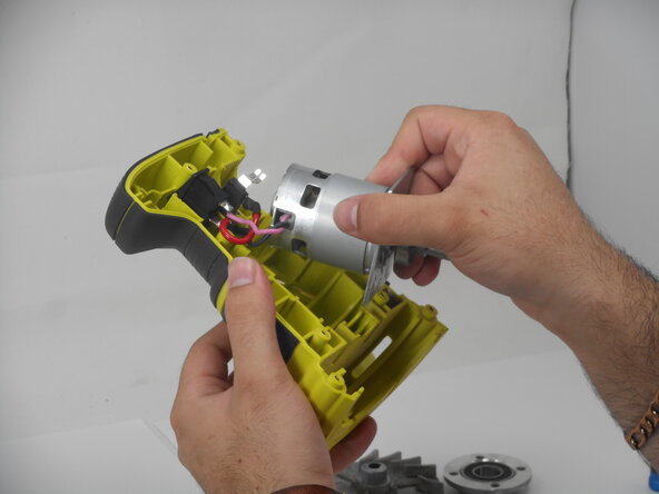 Ryobi P411 Motor Replacement, Motor: crwdns2935265:09crwdnd2935265:03crwdnd2935265:03crwdne2935265:0