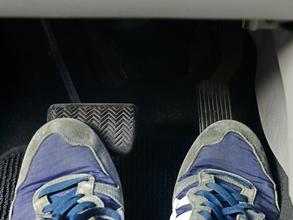 How to Safely Raise a Vehicle Using Ramps: crwdns2935265:05crwdnd2935265:02crwdnd2935265:02crwdne2935265:0