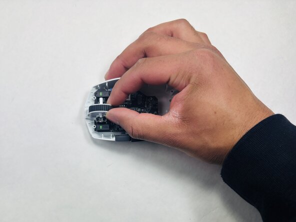 Razer Orochi V2 Baseplate Replacement: step 6, image 1 of 2