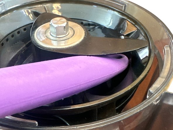 How to Fix a Stuck Auger in a Nama J2 Juicer: 步骤 2 中的图像 3，3