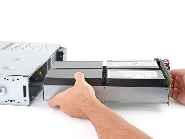 APC Smart-UPS SMT1500RM2UC Battery Cartridge Replacement: crwdns2935265:08crwdnd2935265:03crwdnd2935265:03crwdne2935265:0