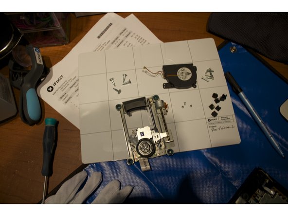 PlayStation 2 Slimline Teardown: crwdns2935265:07crwdnd2935265:03crwdnd2935265:03crwdne2935265:0