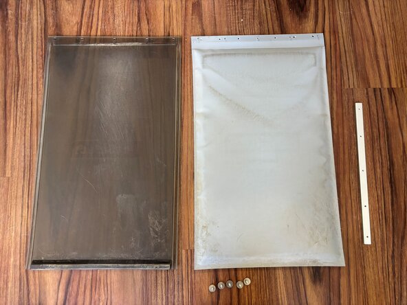 Changement de support de chatière PetSafe Extreme Weather en aluminium: étape 2, image 2 de 2