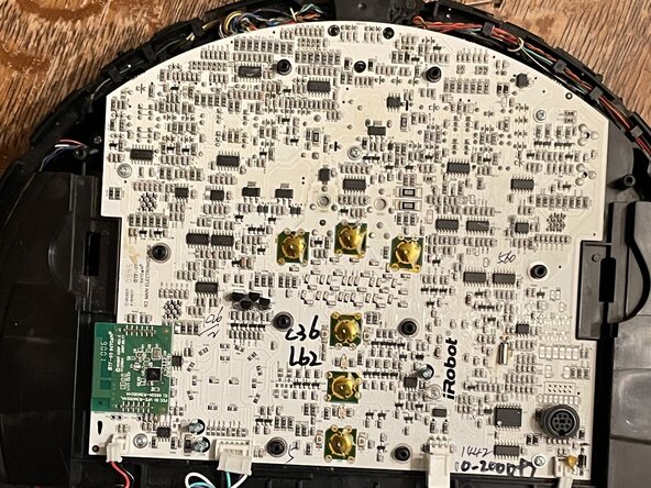 iRobot Roomba 581 Teardown, Removing the Main Board: crwdns2935265:014crwdnd2935265:01crwdnd2935265:03crwdne2935265:0