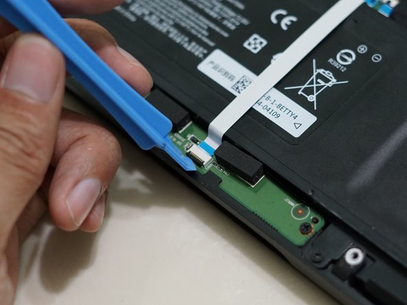 Razer blade 14'' (2017) Battery Replacement: crwdns2935265:04crwdnd2935265:02crwdnd2935265:03crwdne2935265:0