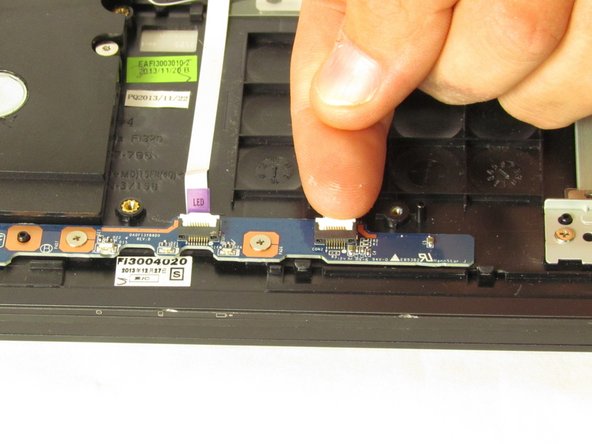 Sony Vaio Fit SVF15N26CXB Speaker Replacement: crwdns2935265:06crwdnd2935265:02crwdnd2935265:03crwdne2935265:0