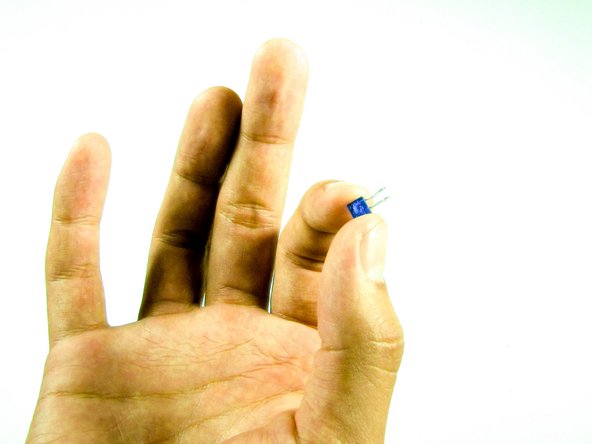 iRobot Roomba 650 Bumper Sensor IR Transmitter Replacement: crwdns2935265:016crwdnd2935265:02crwdnd2935265:02crwdne2935265:0