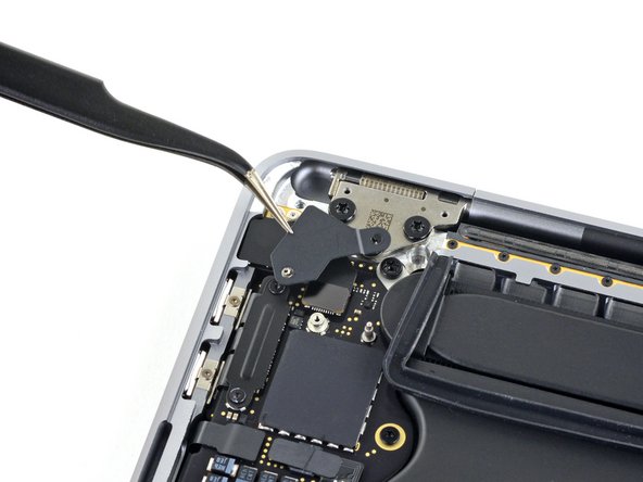 MacBook Pro 16" 2019 Battery Replacement, Disconnect Touch ID and headphone jack cable connectors: crwdns2935265:029crwdnd2935265:02crwdnd2935265:02crwdne2935265:0