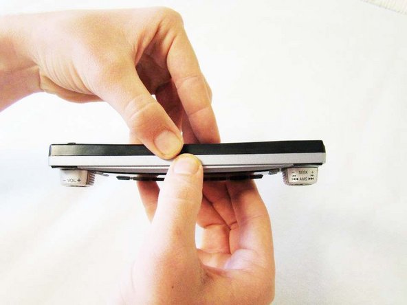 Sony Xplod CDX-MP30 Front Screen Motherboard Replacement: crwdns2935265:03crwdnd2935265:02crwdnd2935265:03crwdne2935265:0