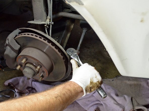 1986-1993 Volvo 240 Front Struts Replacement: crwdns2935265:04crwdnd2935265:02crwdnd2935265:02crwdne2935265:0