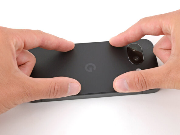 Google Pixel 9a Logic Board Replacement: passo 80, immagine 2 di 3