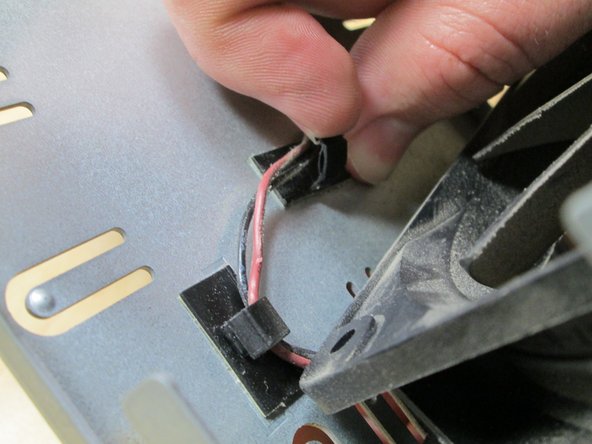 Drobo FS DRDS2-A Fan Replacement: crwdns2935265:07crwdnd2935265:03crwdnd2935265:03crwdne2935265:0