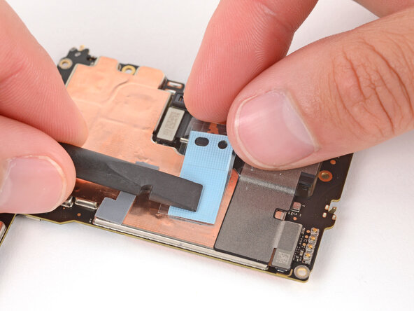 Google Pixel 9a Logic Board Replacement: passo 38, immagine 2 di 3