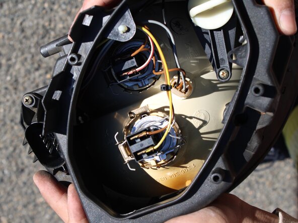 2000 Porsche Boxter Headlight Bulb Replacement: crwdns2935265:09crwdnd2935265:03crwdnd2935265:03crwdne2935265:0