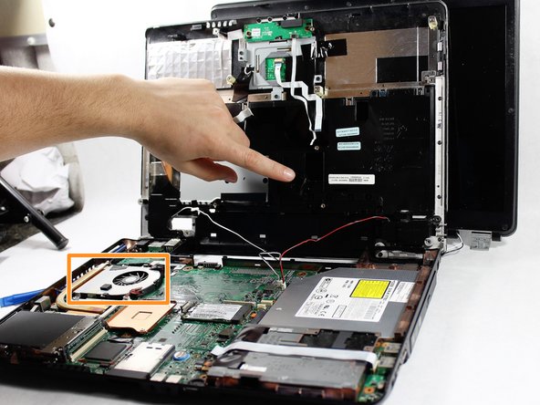 Toshiba Satellite A105-S4074 Fan Replacement: crwdns2935265:012crwdnd2935265:03crwdnd2935265:03crwdne2935265:0