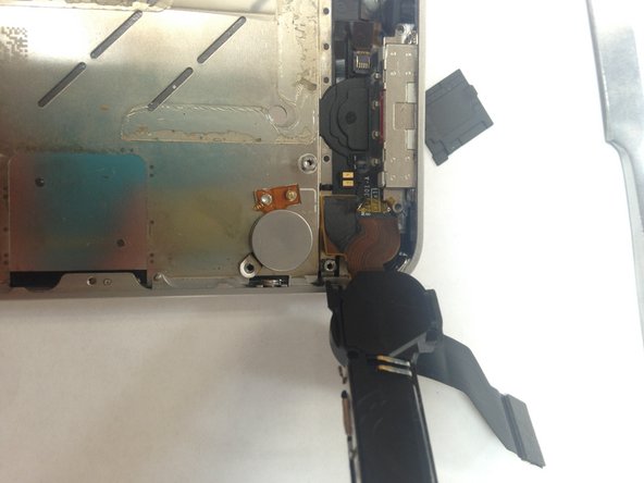 iPhone 4S Logic Board Removal, Logic Board Battery Connector: crwdns2935265:06crwdnd2935265:02crwdnd2935265:02crwdne2935265:0