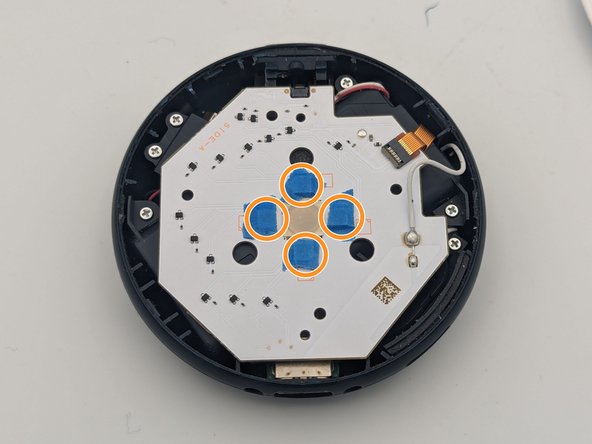 Pokémon™ GO Plus+ Light Dampening: crwdns2935265:04crwdnd2935265:02crwdnd2935265:02crwdne2935265:0