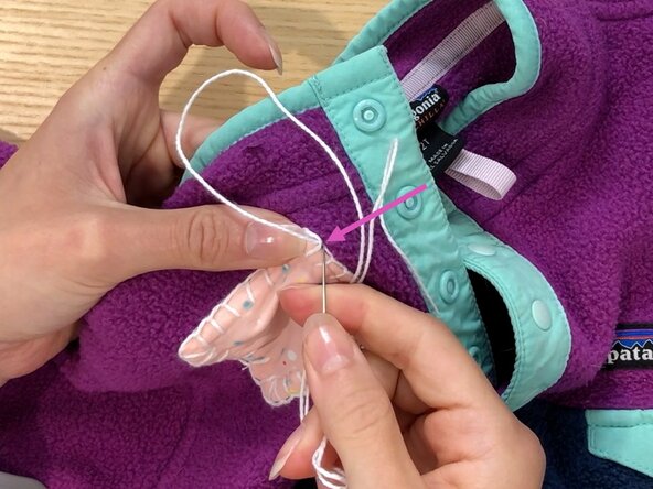 Blanket Stitch on a Patch, Finish the stitch: crwdns2935265:010crwdnd2935265:02crwdnd2935265:03crwdne2935265:0