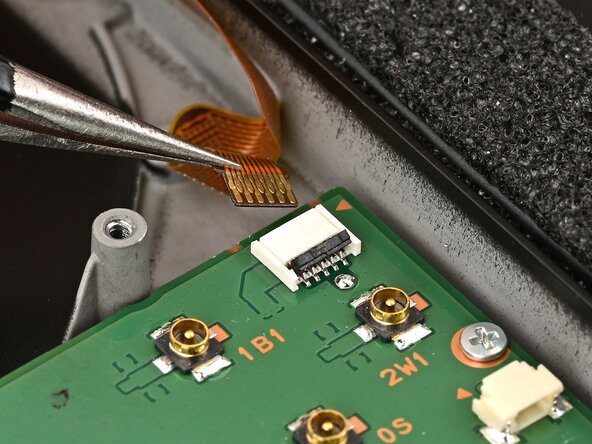 Nintendo Switch 2 Button Board Replacement, Connect the button board: crwdns2935265:042crwdnd2935265:01crwdnd2935265:03crwdne2935265:0