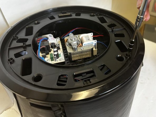 Bella TXG-FS075A Fan Motor Replacement: crwdns2935265:03crwdnd2935265:02crwdnd2935265:03crwdne2935265:0