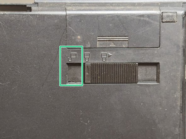 IBM Thinkpad 700C Disassembly, Battery and Hard Drive: crwdns2935265:016crwdnd2935265:02crwdnd2935265:03crwdne2935265:0