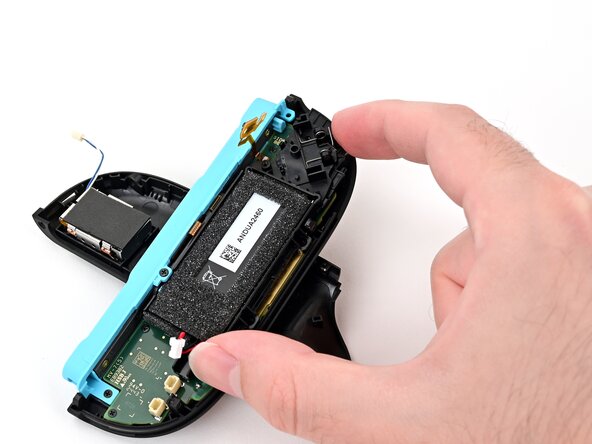 Joy-Con 2 (Left) Joystick Replacement, Install the midframe: crwdns2935265:040crwdnd2935265:02crwdnd2935265:02crwdne2935265:0