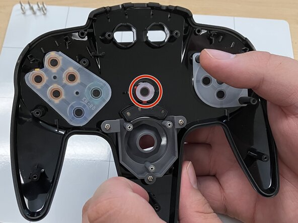 SAFFUN Wireless N64 Controller Button Replacement: 步骤 15 中的图像 1，3