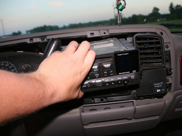 1999 GMC Sierra Radio Replacement Radio Replacement: crwdns2935265:02crwdnd2935265:02crwdnd2935265:03crwdne2935265:0