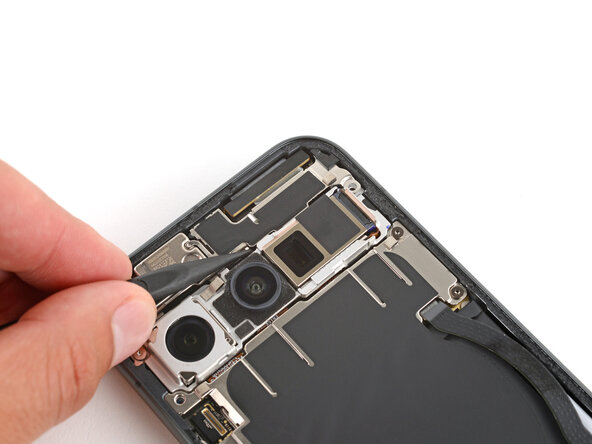 Google Pixel 10 Front Camera Replacement, Remove the bracket: step 17, image 1 of 3