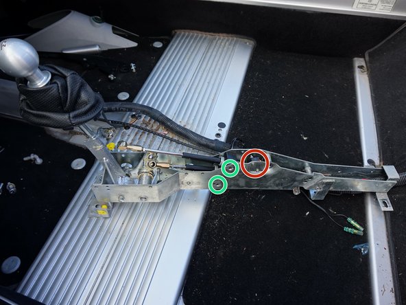 Beta Installation of AliTech Shifter, Shifter & Handbrake Cables: passo 5, immagine 2 di 3