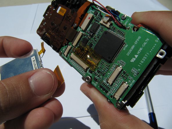 Kodak EasyShare LS743 Microphone Replacement, Removing LCD: crwdns2935265:014crwdnd2935265:03crwdnd2935265:03crwdne2935265:0