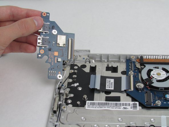 Samsung Notebook 7 Spin NP740U3MK01US Wi-Fi Card Replacement: step 9, image 2 of 2