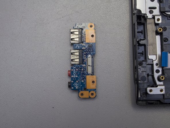 Sony VAIO SVE14AJ16L I/O Card Replacement: crwdns2935265:06crwdnd2935265:03crwdnd2935265:03crwdne2935265:0