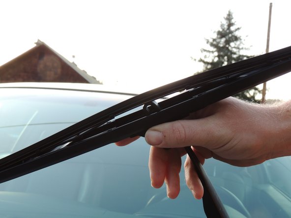 2005 Infiniti G35 Windshield Wiper Replacement: crwdns2935265:03crwdnd2935265:02crwdnd2935265:02crwdne2935265:0