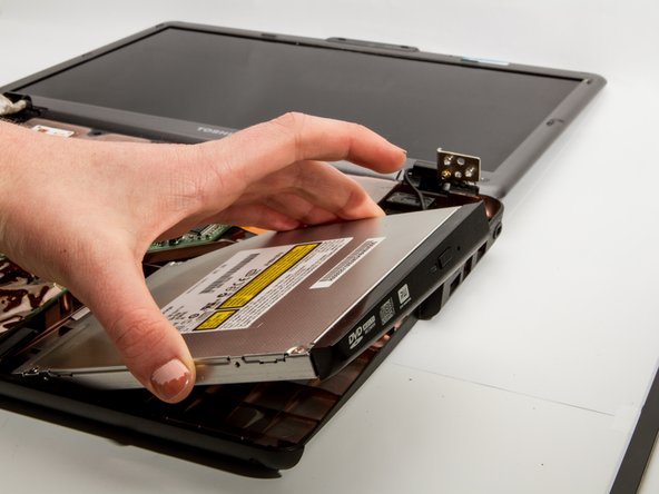 Toshiba Satellite U405D-S2902 CD/DVD Drive Replacement: crwdns2935265:09crwdnd2935265:02crwdnd2935265:02crwdne2935265:0