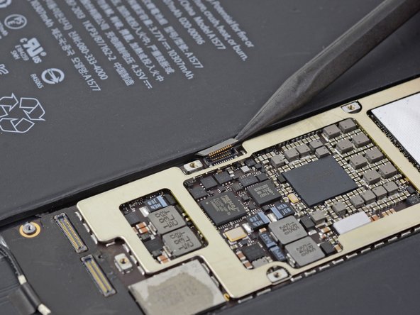 iPad Pro 12.9" Battery Replacement: crwdns2935265:040crwdnd2935265:02crwdnd2935265:02crwdne2935265:0