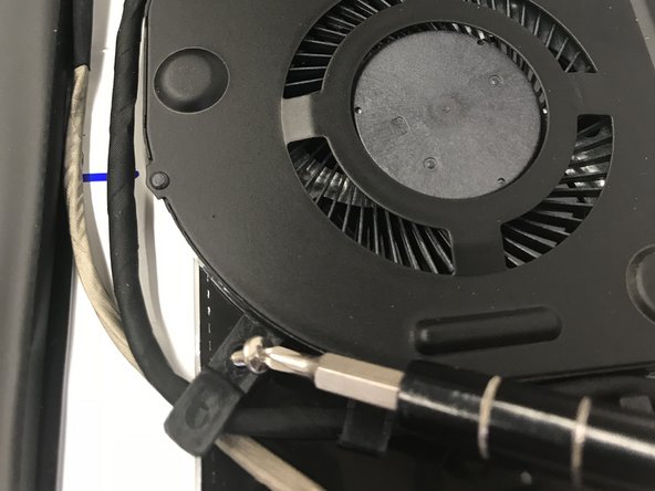 Lenovo Ideapad Flex 4-1570 Motherboard Replacement, Cooling Fan: crwdns2935265:09crwdnd2935265:02crwdnd2935265:02crwdne2935265:0