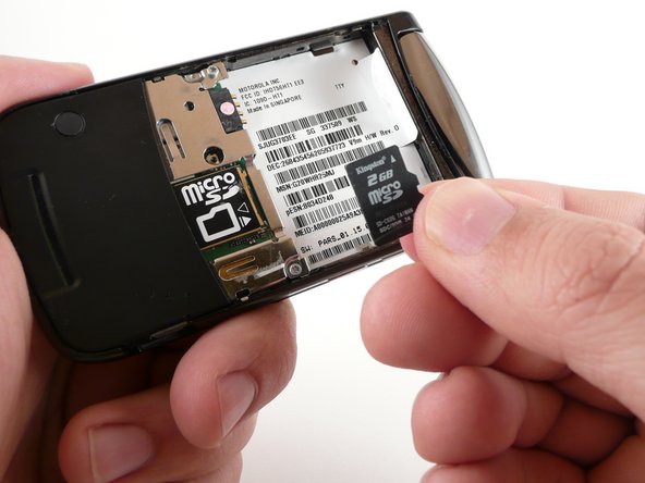 Motorola RAZR2 v9m SD Card Replacement: crwdns2935265:06crwdnd2935265:02crwdnd2935265:02crwdne2935265:0