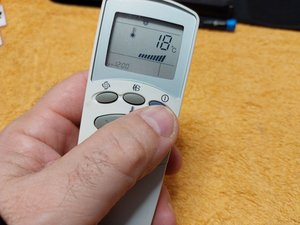 Remote control for air conditioner, remote control keypad, the button to switch between Summer/Winter function does not activate