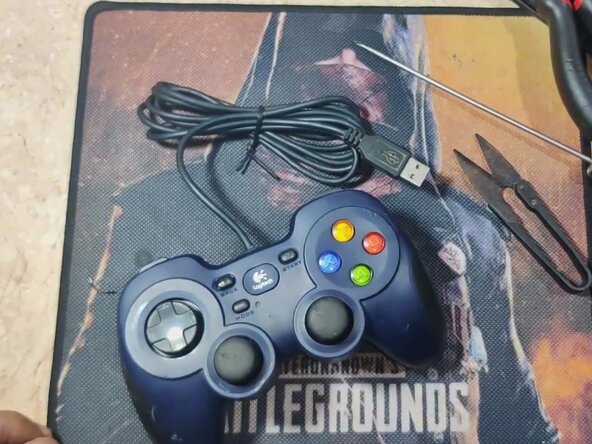 Logitech Gamepad F310 Cable Replacement: crwdns2935265:07crwdnd2935265:02crwdnd2935265:02crwdne2935265:0